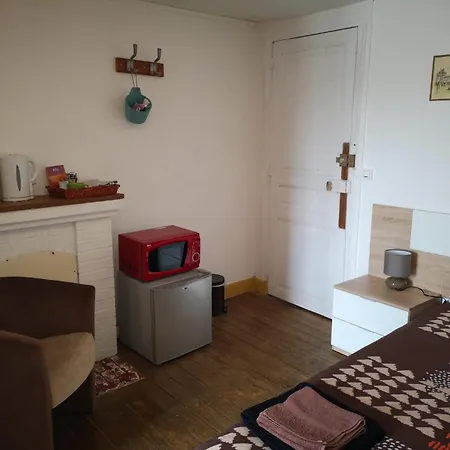 Chambres Avec Salle De Bains Et Cuisine En Centre Ville Argenton Sur Creuse Exterior photo