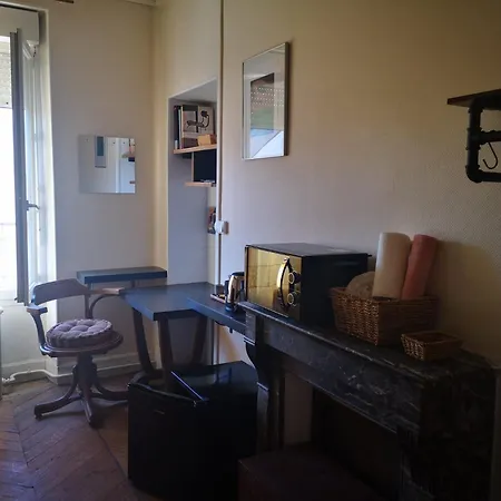 Chambres Avec Salle De Bains Et Cuisine En Centre Ville Argenton Sur Creuse Exterior photo