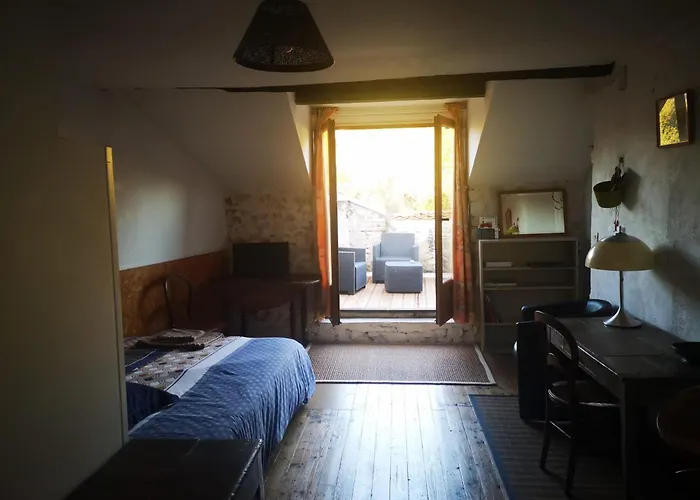 Chambres Avec Salle De Bains Et Cuisine En Centre Ville Argenton Sur Creuse